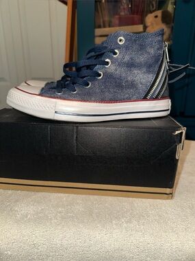 Converse Chuck Taylor All Star Navy Blue Tri Zip Hi Blue & Red 6.5 Sneakers.